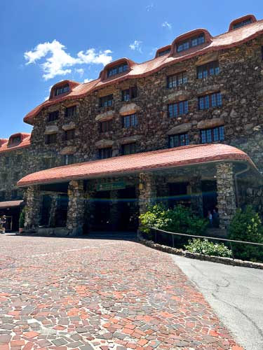 The front of the Omni Grove Park Inn