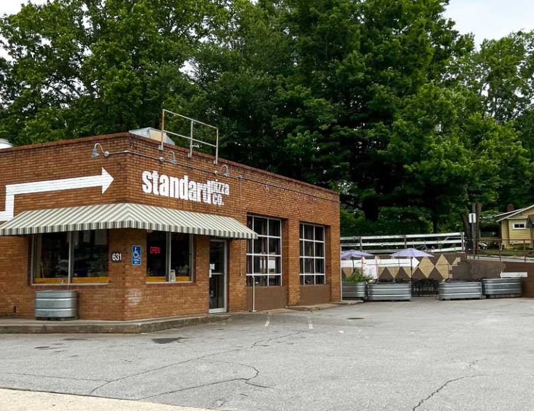 Pizza in Asheville: Your Guide To 18 Fantastic Pizza Places (2024